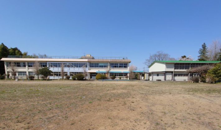 すしらーめんりく　学校　